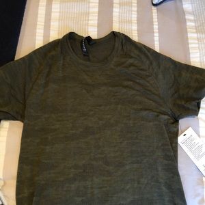 NWT Mens Lululemon Metal Vent Tech Shirt Med
